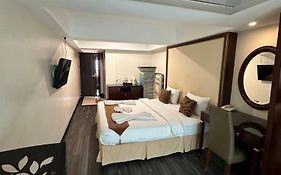 Maleez Lodge